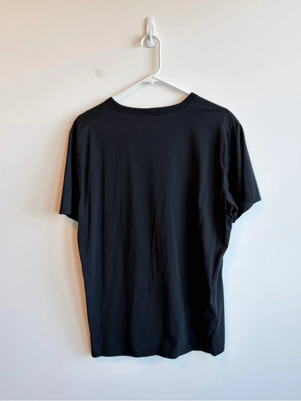 Lululemon Classic Black Crew Neck Tee Size Medium - Picture 3 of 8